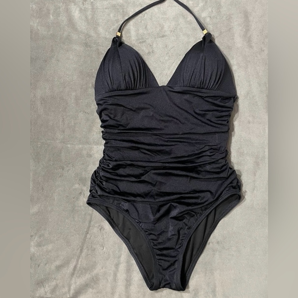 Victoria Secret The Flawless One-piece swimsuit - Picture 2 of 5